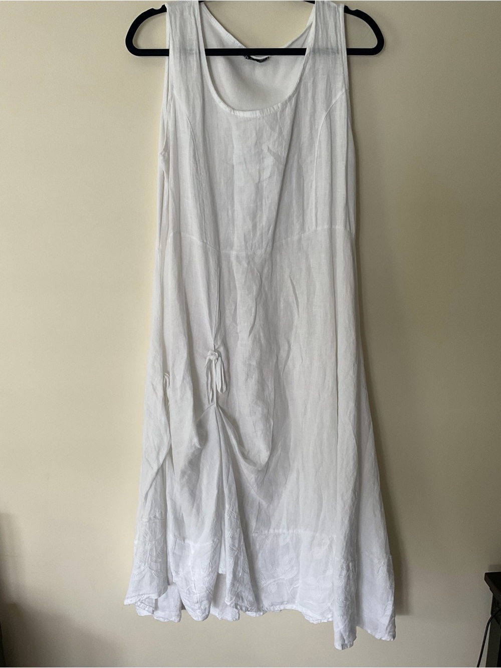 Bella Amore White Linen Scoop Neck Tank - Picture 3 of 12